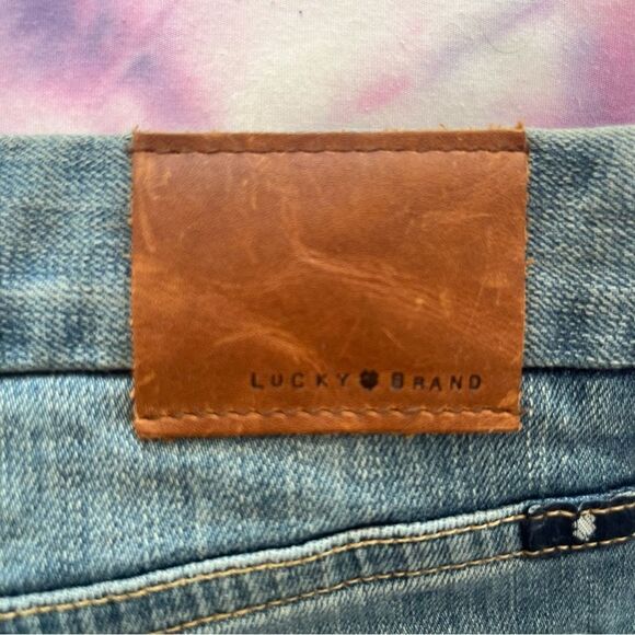 NWT Lucky Brand “Sweet Jean” Straight Curvy Mid Rise Med Wash Denim Jeans - Picture 15 of 16